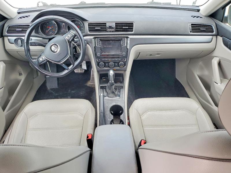 52746826 :رقم المزاد ، 1VWAA7A31JC023044 vin ، 2018 Volkswagen Passat مزاد بيع