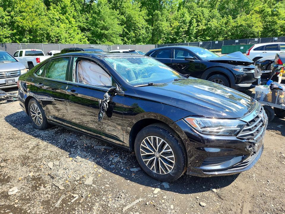55231096 :رقم المزاد ، 3VWC57BU1MM104021 vin ، 2021 Volkswagen Jetta مزاد بيع