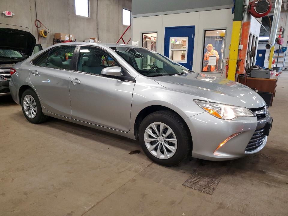 52848666 :رقم المزاد ، 4T1BF1FK1HU276371 vin ، 2017 Toyota Camry مزاد بيع