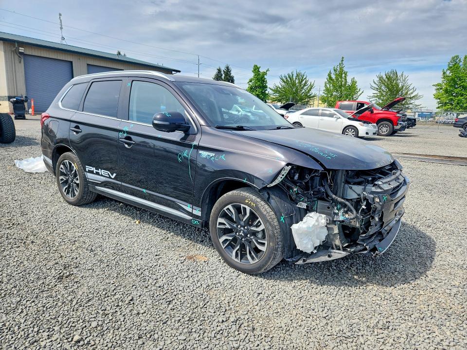 53014106 :رقم المزاد ، JA4J24A57JZ032046 vin ، 2018 Mitsubishi Outlander مزاد بيع