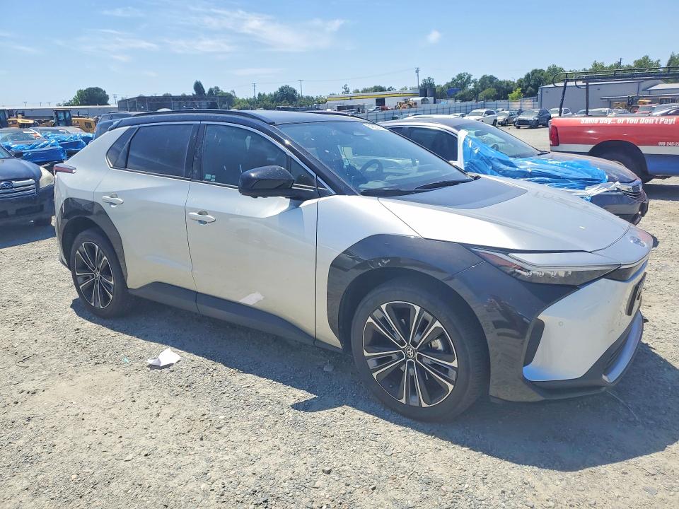 54022976 :رقم المزاد ، JTMABACA7PA039102 vin ، 2023 Toyota Bz4x مزاد بيع