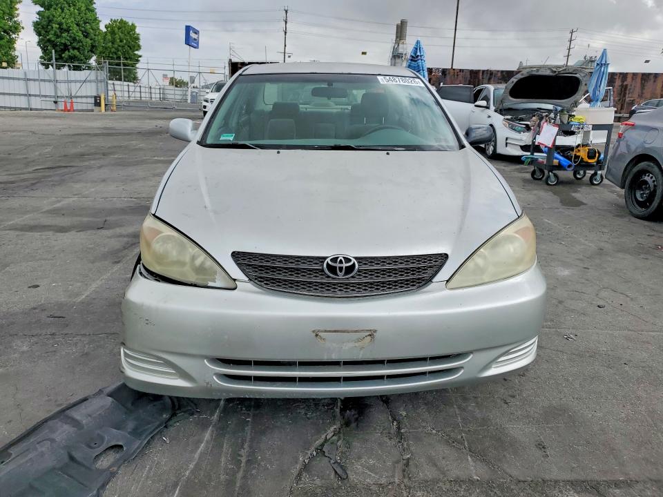 54878026 :رقم المزاد ، 4T1BF32K02U015662 vin ، 2002 Toyota Camry مزاد بيع