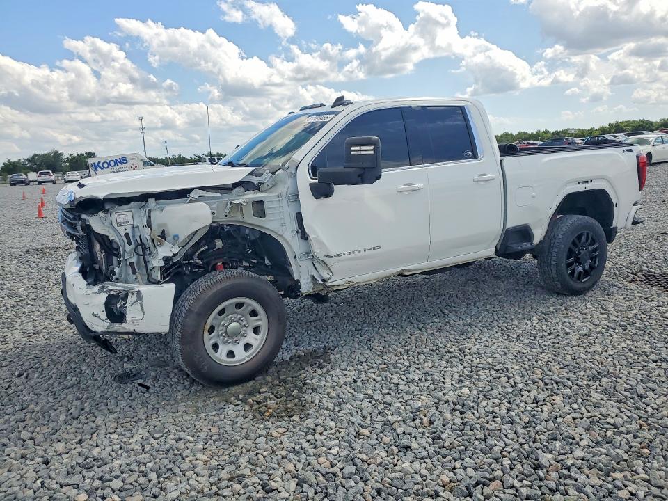 51328486 :رقم المزاد ، 1GT59MEY1NF327125 vin ، 2022 Gmc Sierra مزاد بيع