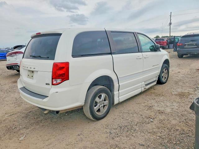 51879396 :رقم المزاد ، 2D4RN4DG0BR770038 vin ، 2011 Dodge Grand Caravan مزاد بيع