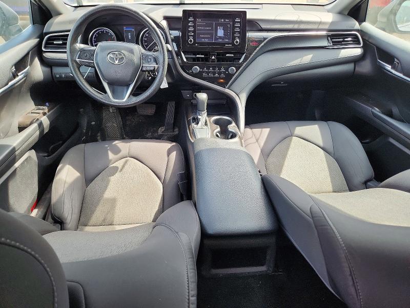 51606296 :رقم المزاد ، 4T1C11AK6MU470317 vin ، 2021 Toyota Camry مزاد بيع