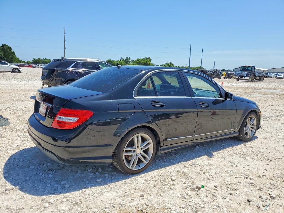 54976866 :رقم المزاد ، WDDGF4HB3ER303177 vin ، 2014 Mercedes-benz C مزاد بيع