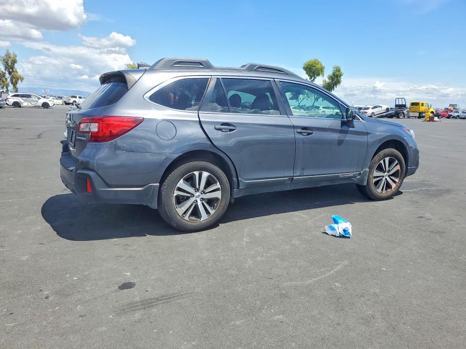 55204746 :رقم المزاد ، 4S4BSANC7J3252898 vin ، 2018 Subaru Outback مزاد بيع
