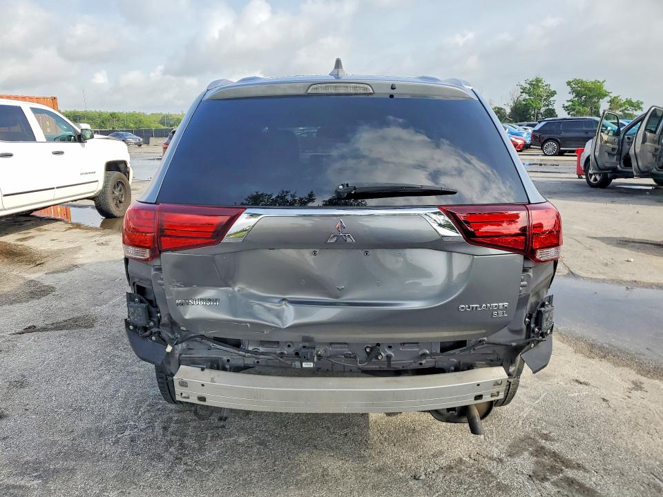 54812606 :رقم المزاد ، JA4AZ3A37KJ001335 vin ، 2019 Mitsubishi Outlander مزاد بيع
