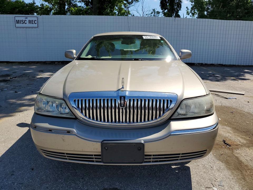 Auction sale of the 2005 Lincoln Town Car, vin: 1LNHM81W85Y668867, lot number: 55190686