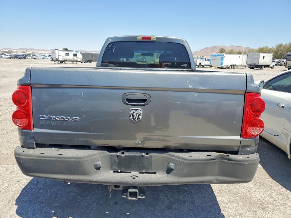 54916906 :رقم المزاد ، 1D7HE22K65S186918 vin ، 2005 Dodge Dakota مزاد بيع