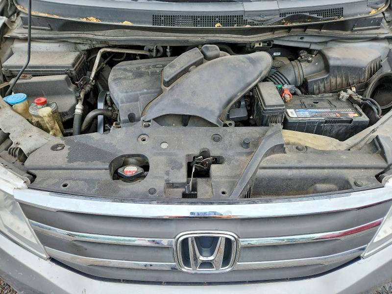 55121836 :رقم المزاد ، 5FNRL5H6XBB016845 vin ، 2011 Honda Odyssey مزاد بيع