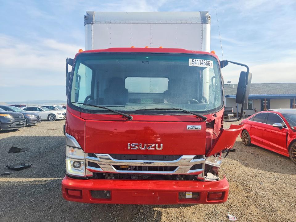 54114366 :رقم المزاد ، JALE5W162N7305218 vin ، 2022 Isuzu Nrr مزاد بيع