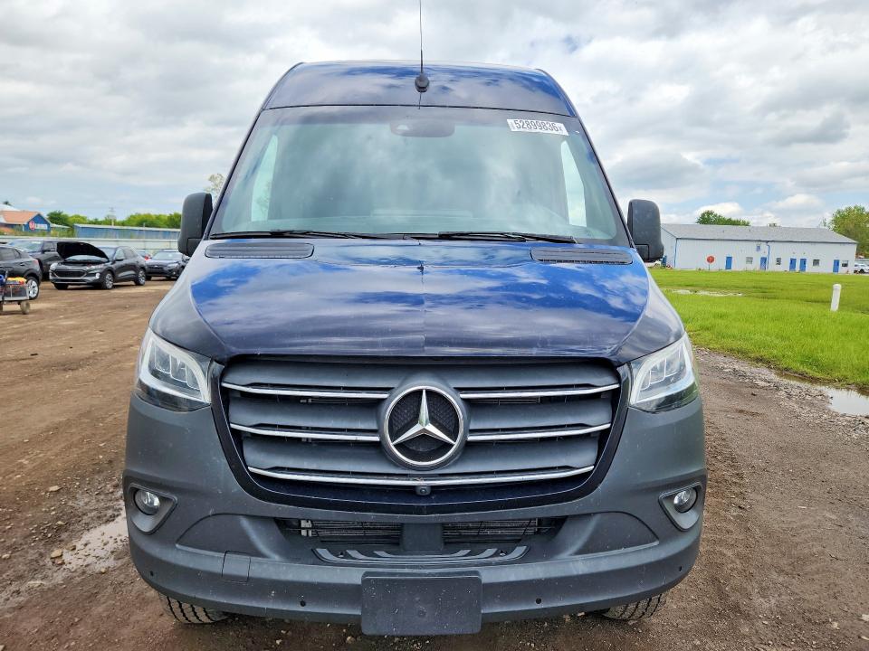 52899836 :رقم المزاد ، W1W4NCVYXRT175990 vin ، 2024 Mercedes-benz Sprinter مزاد بيع