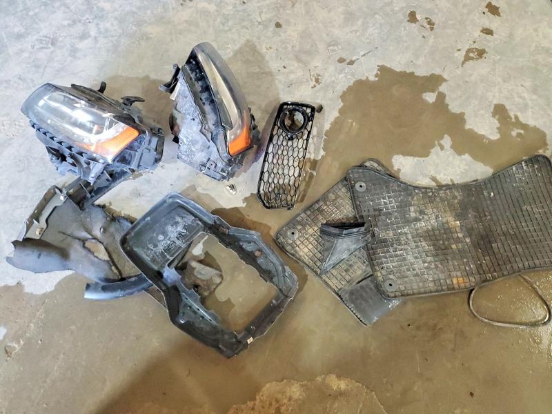 53038046 :رقم المزاد ، WAUGVAFR0AA039515 vin ، 2010 Audi S5 مزاد بيع