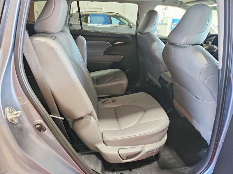 2021 Toyota Highlander მანქანა იყიდება აუქციონზე, vin: 5TDGZRBH9MS155466, აუქციონის ნომერი: 64766554