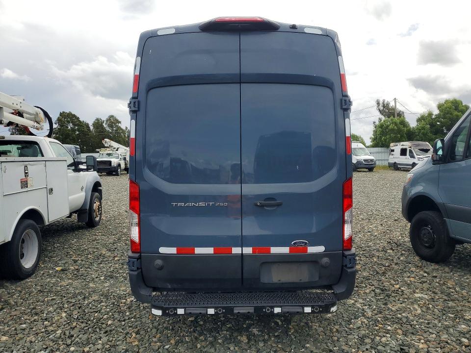 48048896 :رقم المزاد ، 1FTBR3X82LKA87503 vin ، 2020 Ford Transit مزاد بيع