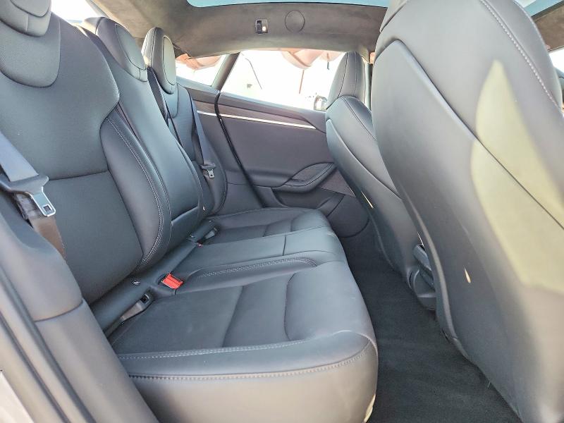 53116946 :رقم المزاد ، 5YJSA1E58SF551202 vin ، 2025 Tesla Model S مزاد بيع