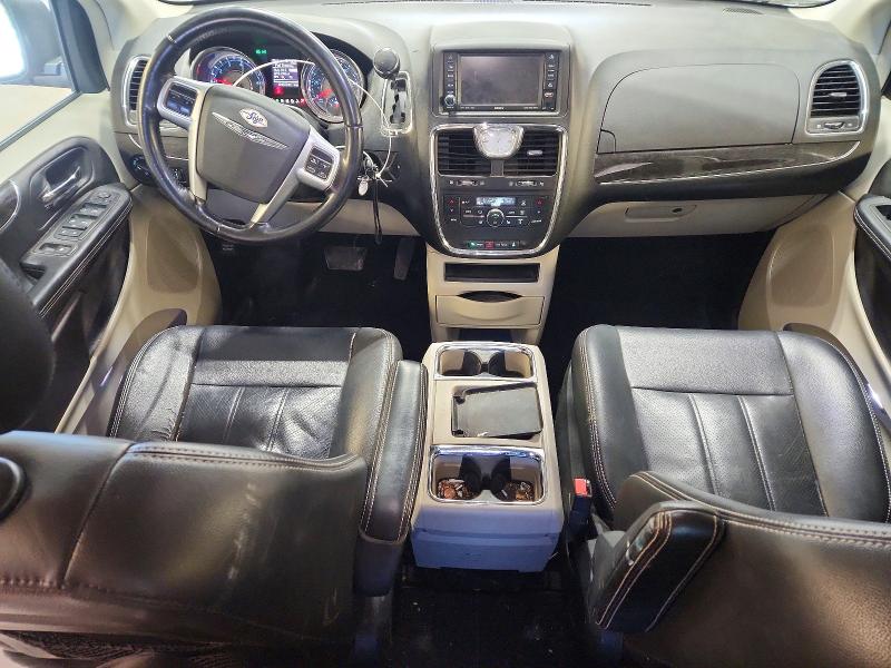 2011 Chrysler Town & Country მანქანა იყიდება აუქციონზე, vin: 2A4RR8DG0BR631594, აუქციონის ნომერი: 55288176