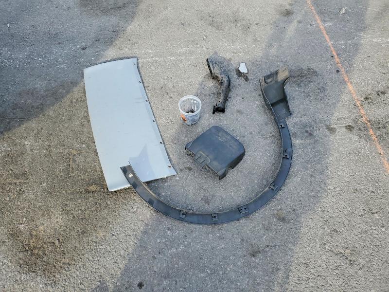 2015 Ford Escape მანქანა იყიდება აუქციონზე, vin: 1FMCU9GX9FUB38464, აუქციონის ნომერი: 53885396