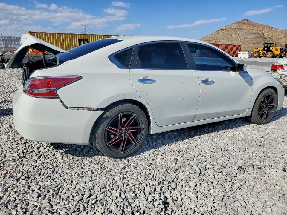 Auction sale of the 2015 Nissan Altima, vin: 1N4AL3AP9FN896633, lot number: 53430456