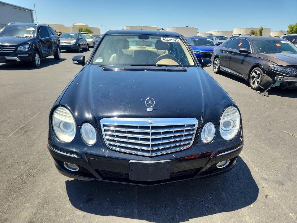 53830306 :رقم المزاد ، WDBUF56X67B022972 vin ، 2007 Mercedes-benz E مزاد بيع