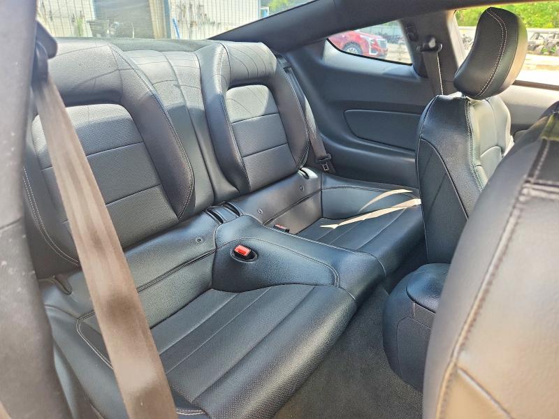 54857496 :رقم المزاد ، 1FA6P8CF0J5114031 vin ، 2018 Ford Mustang مزاد بيع