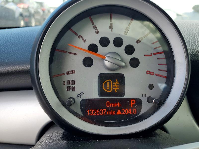 53000606 :رقم المزاد ، WMWMF3C57ATZ64102 vin ، 2010 Mini Cooper مزاد بيع