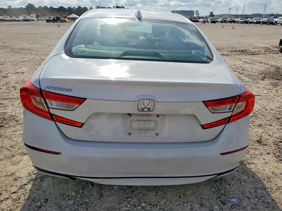 Продажа на аукционе авто 2018 Honda Accord, vin: 1HGCV1F12JA261941, номер лота: 53778966