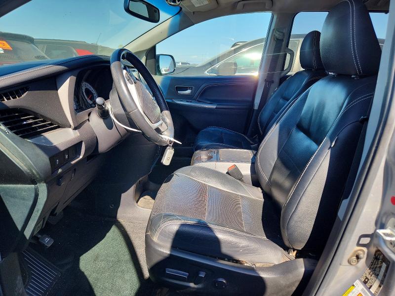 53663076 :رقم المزاد ، 5TDXZ3DC1HS853090 vin ، 2017 Toyota Sienna مزاد بيع