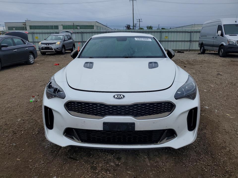 2019 Kia Stinger მანქანა იყიდება აუქციონზე, vin: KNAE35LC8K6045605, აუქციონის ნომერი: 53624666