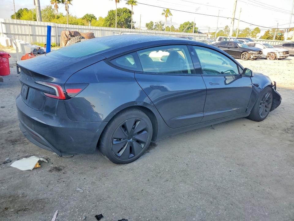 52872396 :رقم المزاد ، 5YJ3E1EA7SF030493 vin ، 2025 Tesla Model 3 مزاد بيع