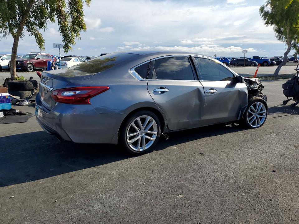 51809516 :رقم المزاد ، 1N4AL3AP5JC275961 vin ، 2018 Nissan Altima مزاد بيع
