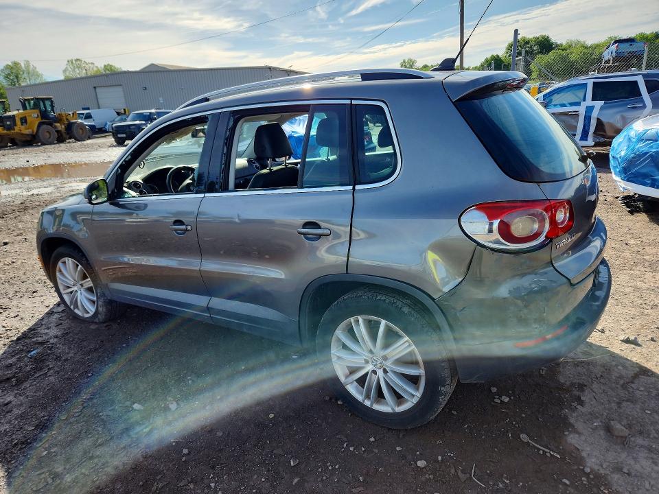 54691776 :رقم المزاد ، WVGBV7AX4BW560596 vin ، 2011 Volkswagen Tiguan مزاد بيع