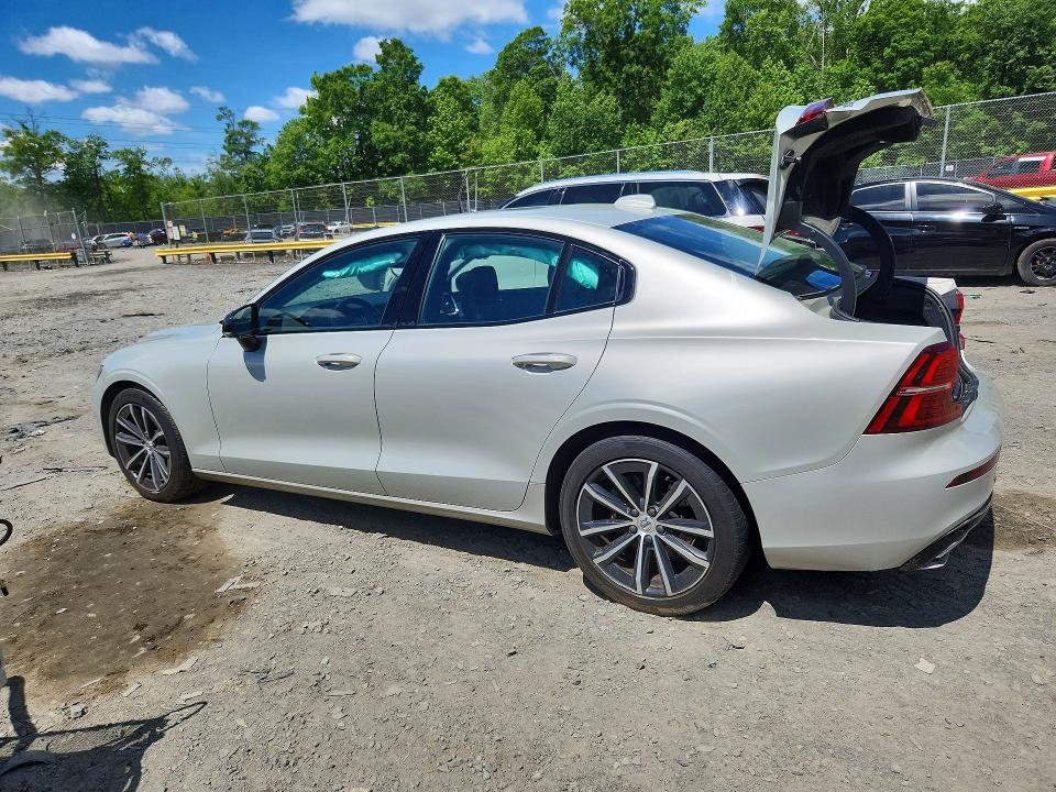 53841776 :رقم المزاد ، 7JR102TZ2MG107821 vin ، 2021 Volvo S60 مزاد بيع