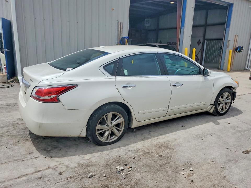 54154186 :رقم المزاد ، 1N4AL3APXFN400139 vin ، 2015 Nissan Altima مزاد بيع