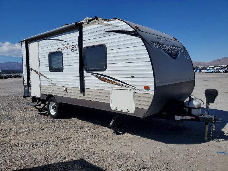 52082576 :رقم المزاد ، 4X4TWDT13KE033341 vin ، 2019 Foresriver Wildwood 177rb مزاد بيع