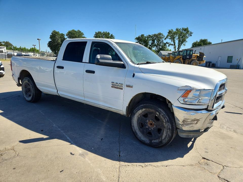 54715176 :رقم المزاد ، 3C6UR4HJXHG656958 vin ، 2017 Ram 2500 مزاد بيع
