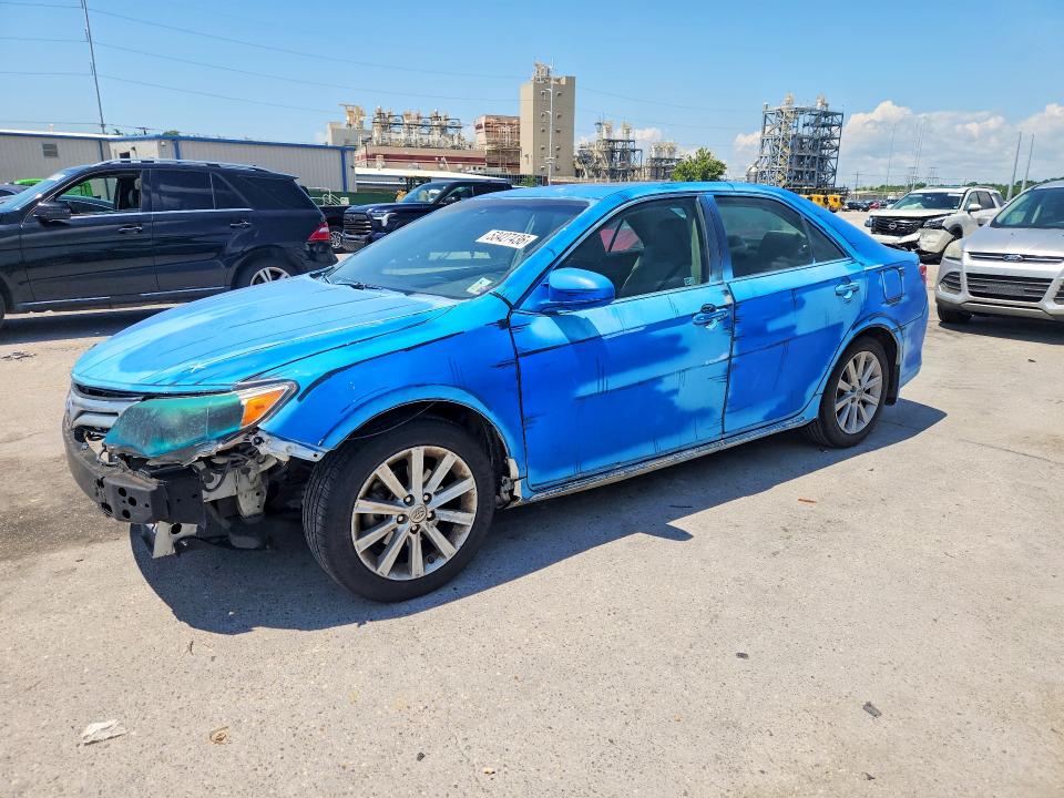 53427436 :رقم المزاد ، 4T4BF1FK9ER442959 vin ، 2014 Toyota Camry مزاد بيع