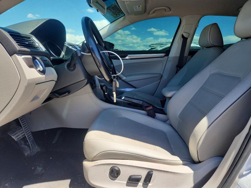 54580996 :رقم المزاد ، 1VWAA7A34JC001555 vin ، 2018 Volkswagen Passat مزاد بيع