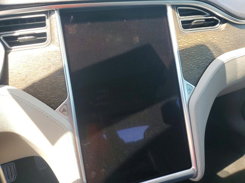 54200906 :رقم المزاد ، 5YJSA1AG2DFP12122 vin ، 2013 Tesla Model S مزاد بيع