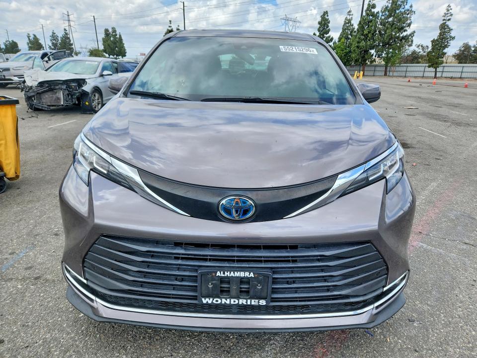 2022 Toyota Sienna მანქანა იყიდება აუქციონზე, vin: 5TDYRKEC4NS108827, აუქციონის ნომერი: 55215296