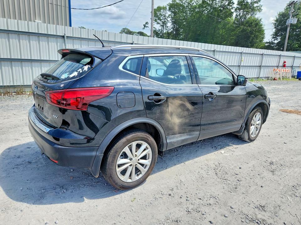 53078806 :رقم المزاد ، JN1BJ1CP8JW160455 vin ، 2018 Nissan Rogue Sport مزاد بيع