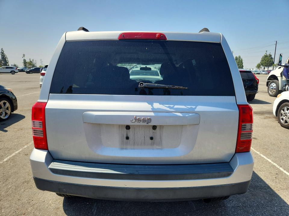 52876646 :رقم المزاد ، 1J4NT1GA8BD267037 vin ، 2011 Jeep Patriot مزاد بيع