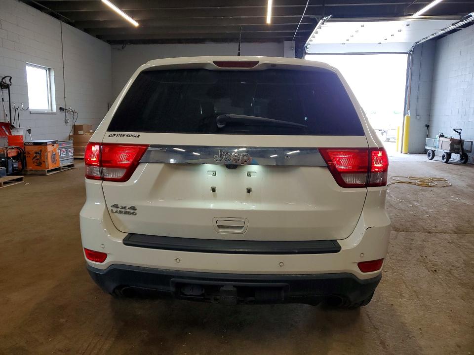 55628026 :رقم المزاد ، 1J4RR4GT8BC586690 vin ، 2011 Jeep Grand Cherokee مزاد بيع