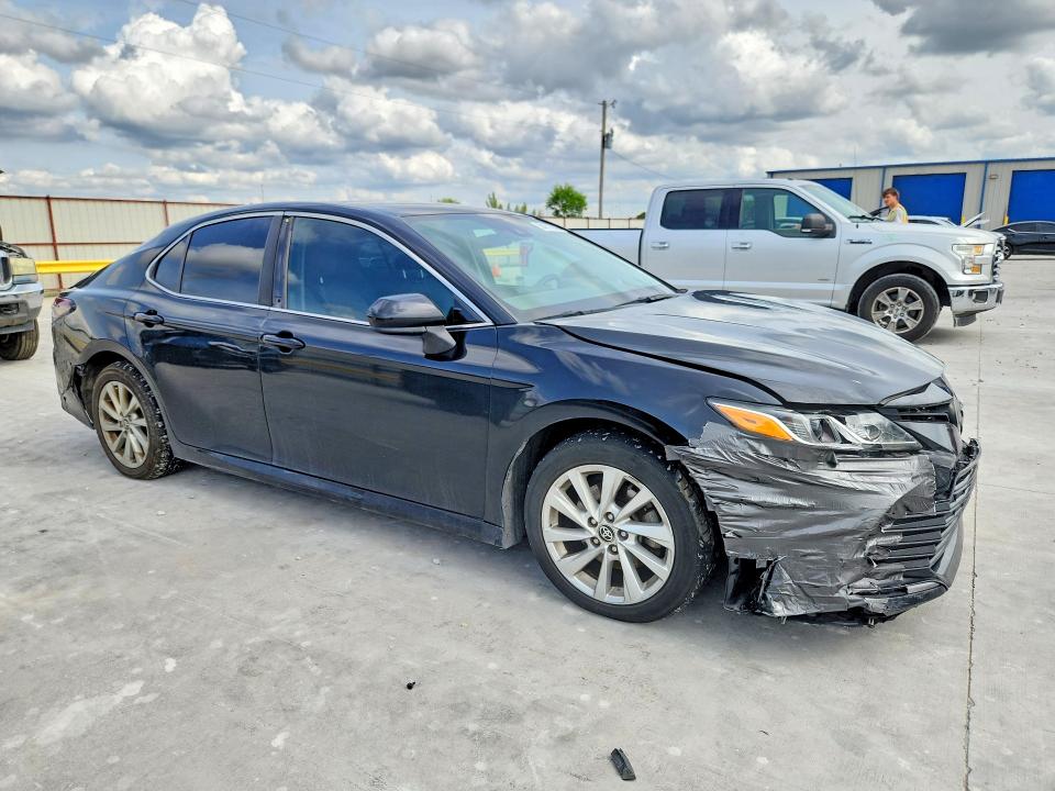 Продаж на аукціоні авто 2021 Toyota Camry, vin: 4T1C11AK2MU470671, номер лоту: 54117626