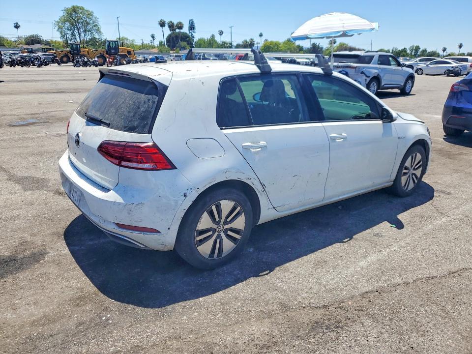 53119056 :رقم المزاد ، WVWKR7AU8HW950561 vin ، 2017 Volkswagen E-golf مزاد بيع