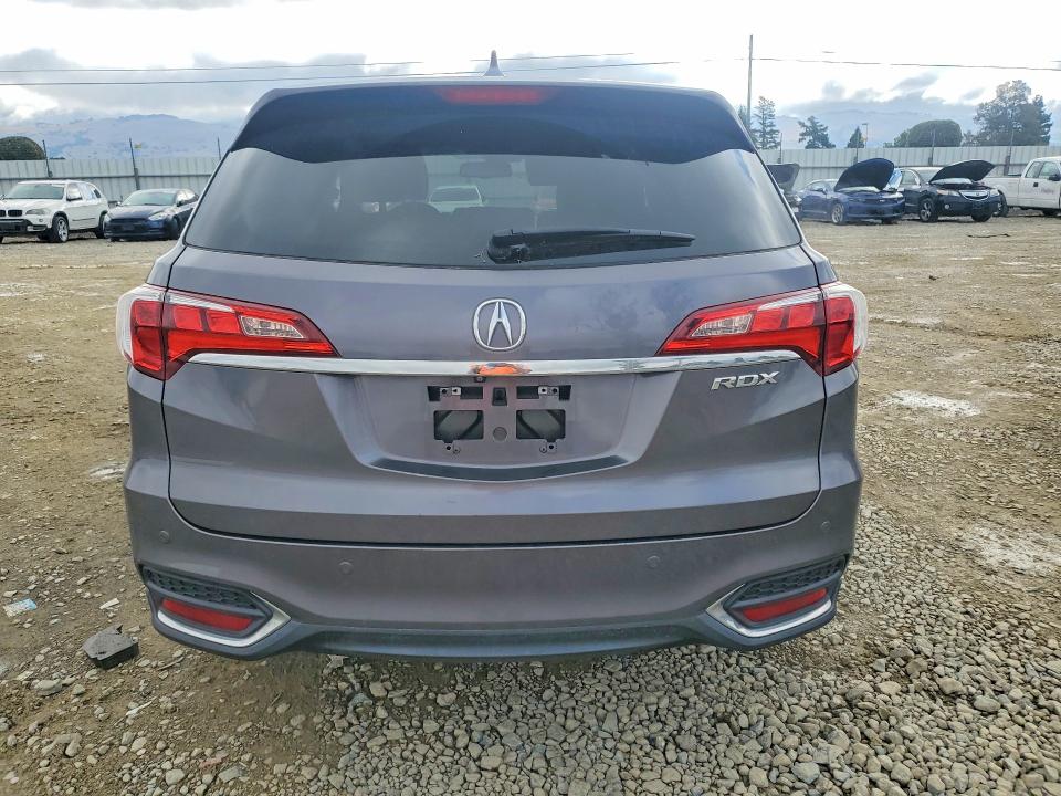 55608656 :رقم المزاد ، 5J8TB3H79HL005851 vin ، 2017 Acura Rdx مزاد بيع