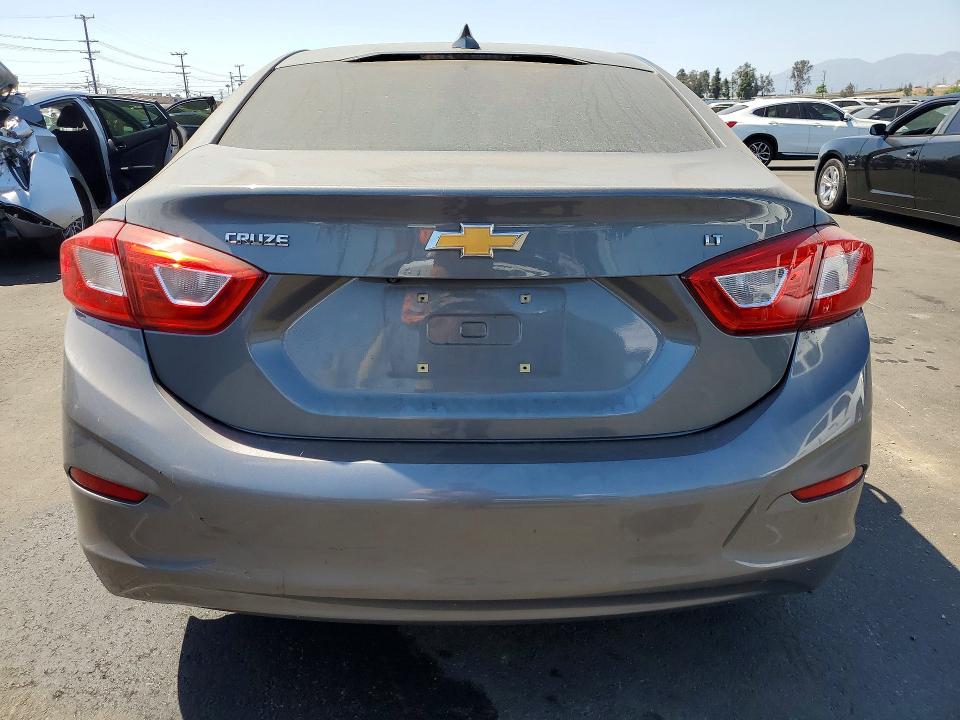 2018 Chevrolet Cruze მანქანა იყიდება აუქციონზე, vin: 1G1BE5SM1J7186771, აუქციონის ნომერი: 54615846