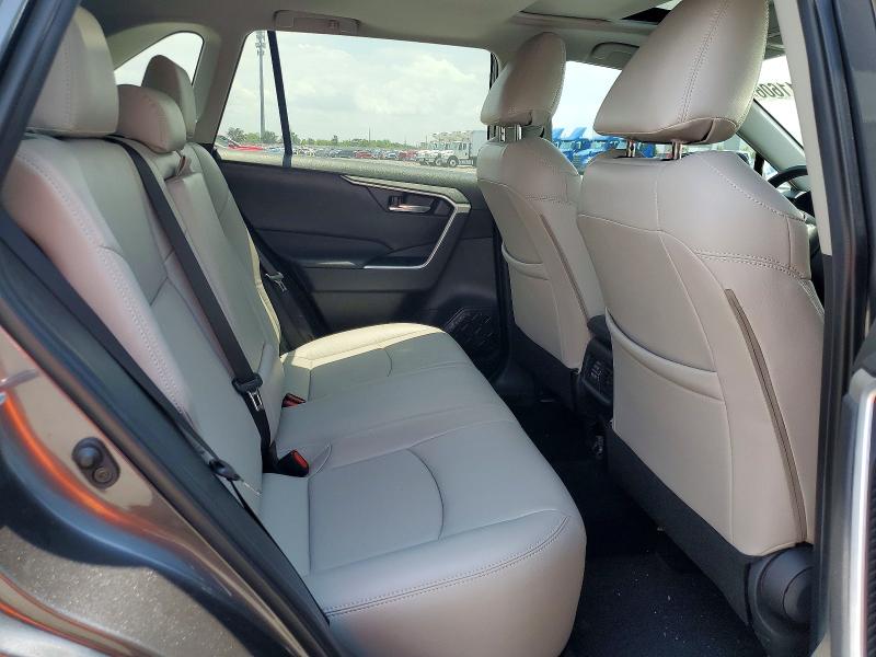 53011606 :رقم المزاد ، 2T3W1RFV4NC206926 vin ، 2022 Toyota Rav4 مزاد بيع