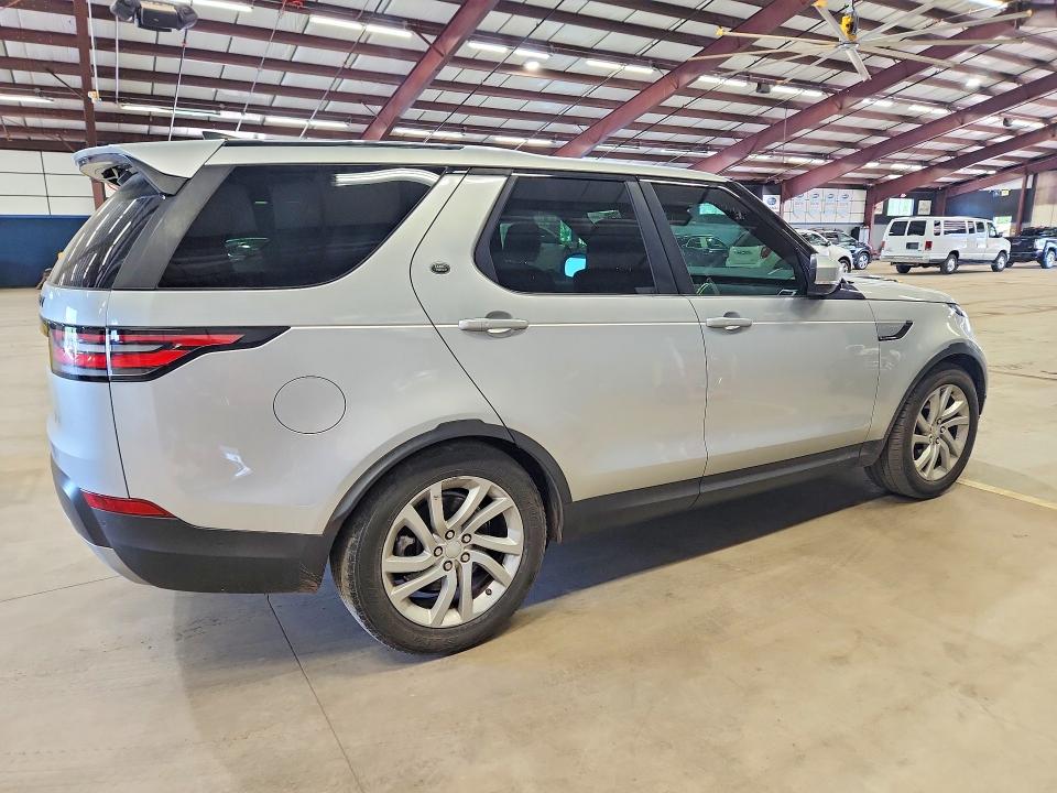 54117056 :رقم المزاد ، SALRRBBKXHA031097 vin ، 2017 Land Rover Discovery مزاد بيع